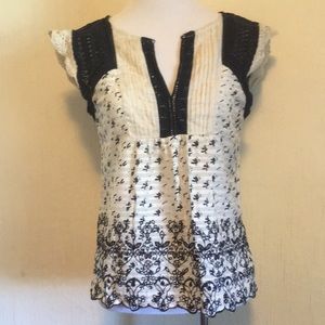 Floral Lucky Brand top w/ pleats & crocheted trim
